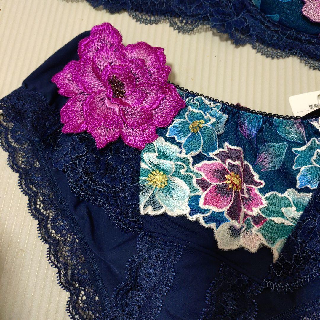 サルート　salute ブラジャーショーツセット　03g F70 M