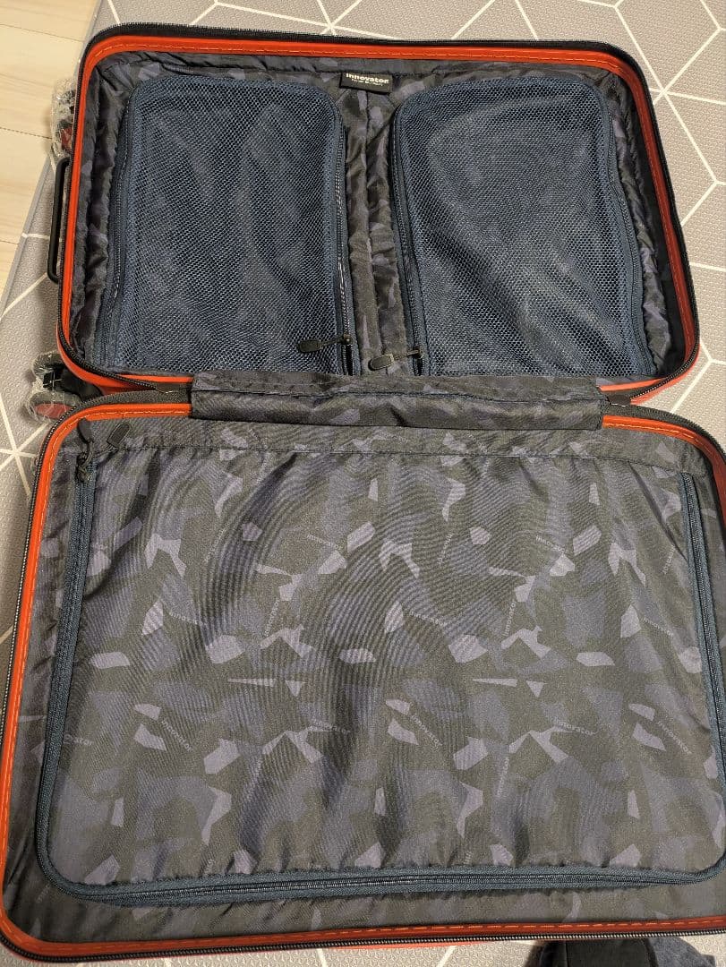 イノベーター キャリーケース