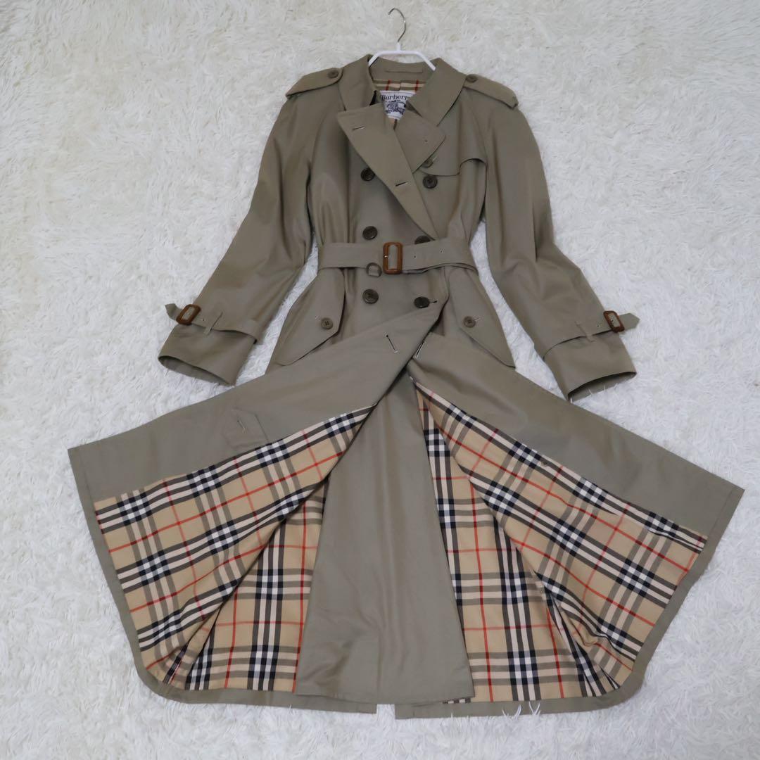 ベージュ ダブルブレスト トレンチコート