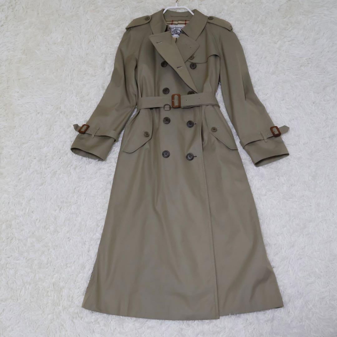 ベージュ ダブルブレスト トレンチコート