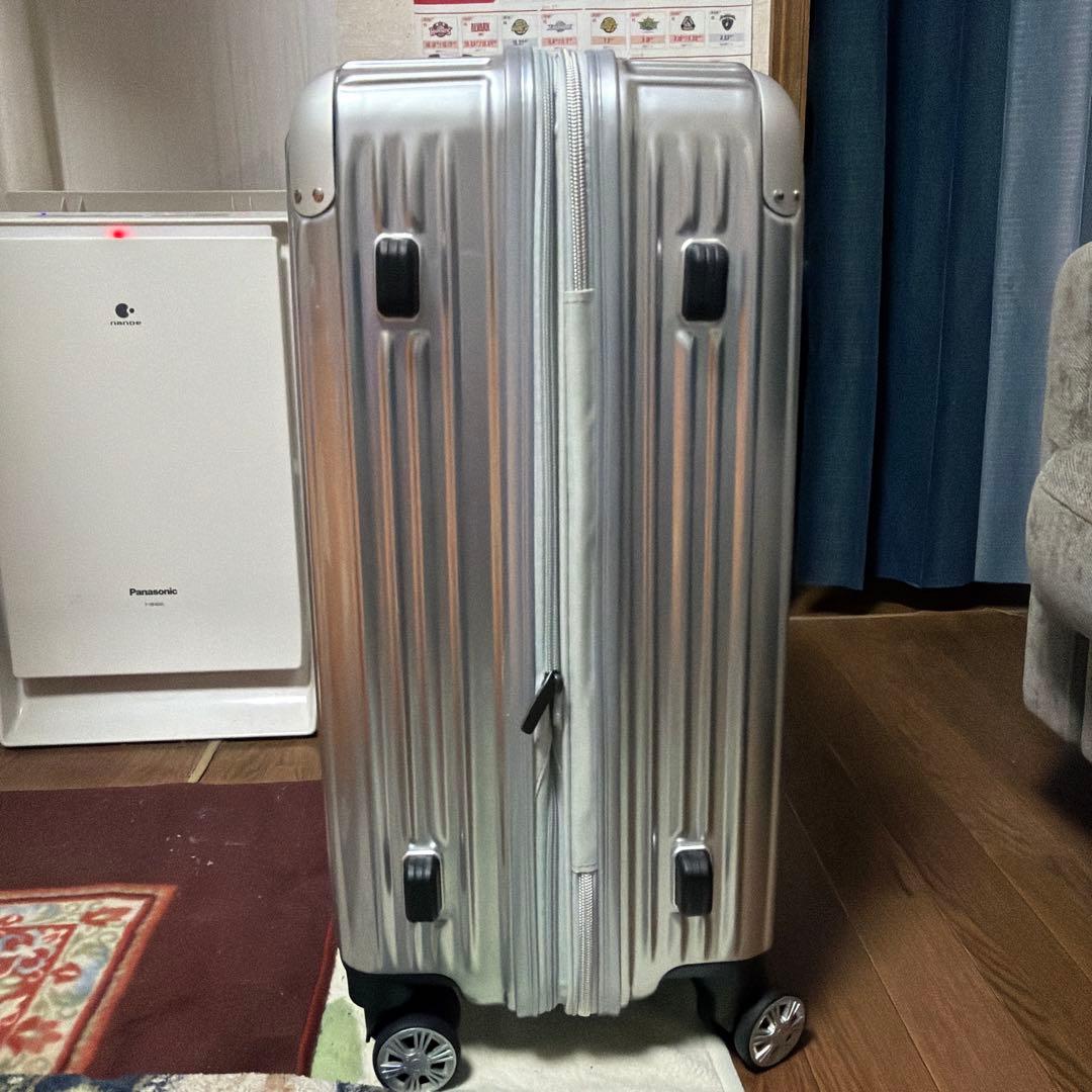 TRIDENT中型アルミニウム合金キャリーケース