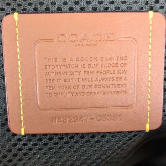 【未使用級】コーチ☆現行　ゴッサム　シボ革　斜め掛け　ボディバッグ　C5331