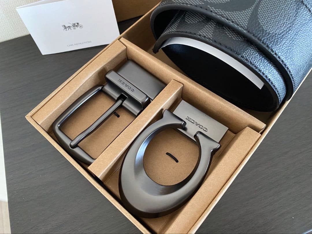 SALE♪コーチ　新品　リバーシブル　シグネチャー　紳士　社会人ベルトセット