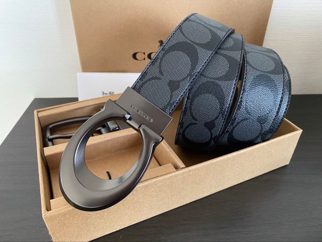 SALE♪コーチ　新品　リバーシブル　シグネチャー　紳士　社会人ベルトセット