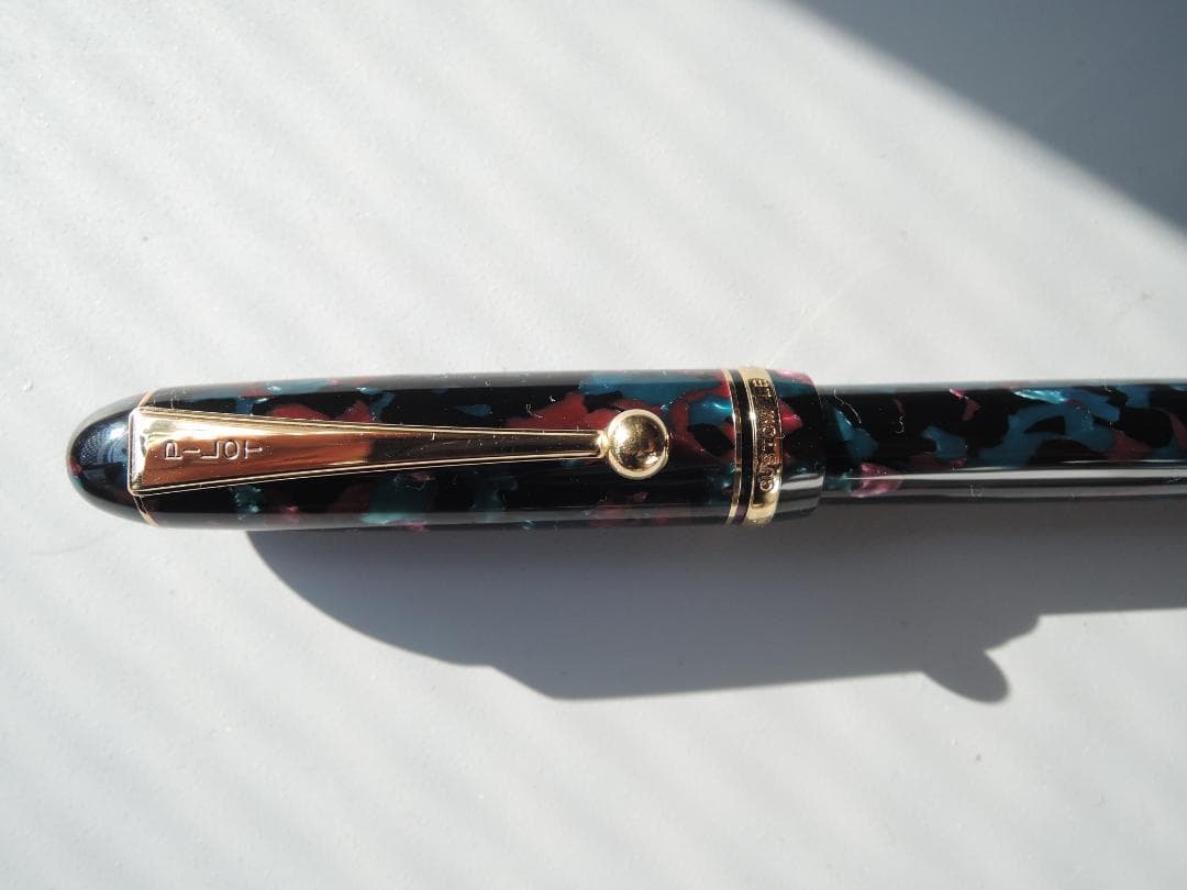 M*)様 PILOT CUSTOM LE ボールペン　(本体色は赤青主体のモザイ