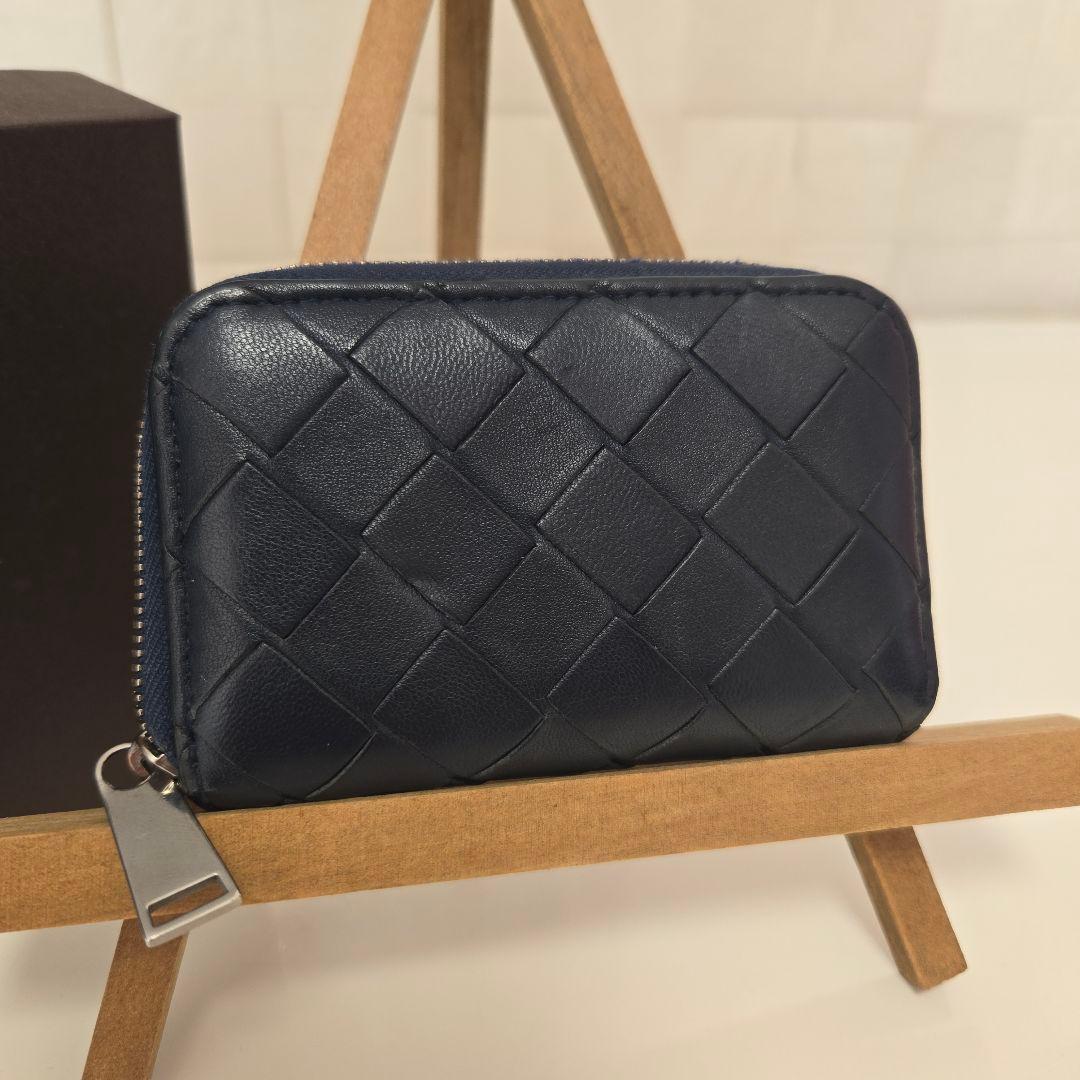 美品 ボッテガヴェネタ ケース　マキシイントレチャート　紺