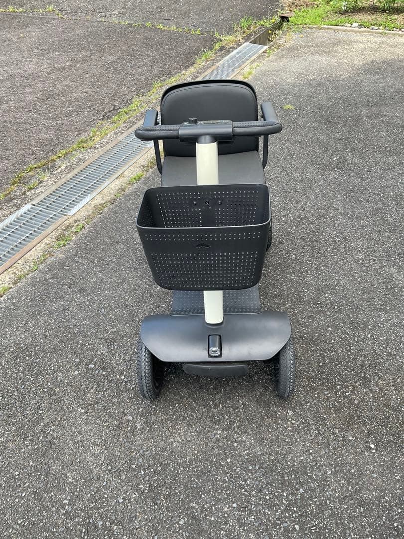 WHILL Model S シニアカー　セニアカー　電動車椅子