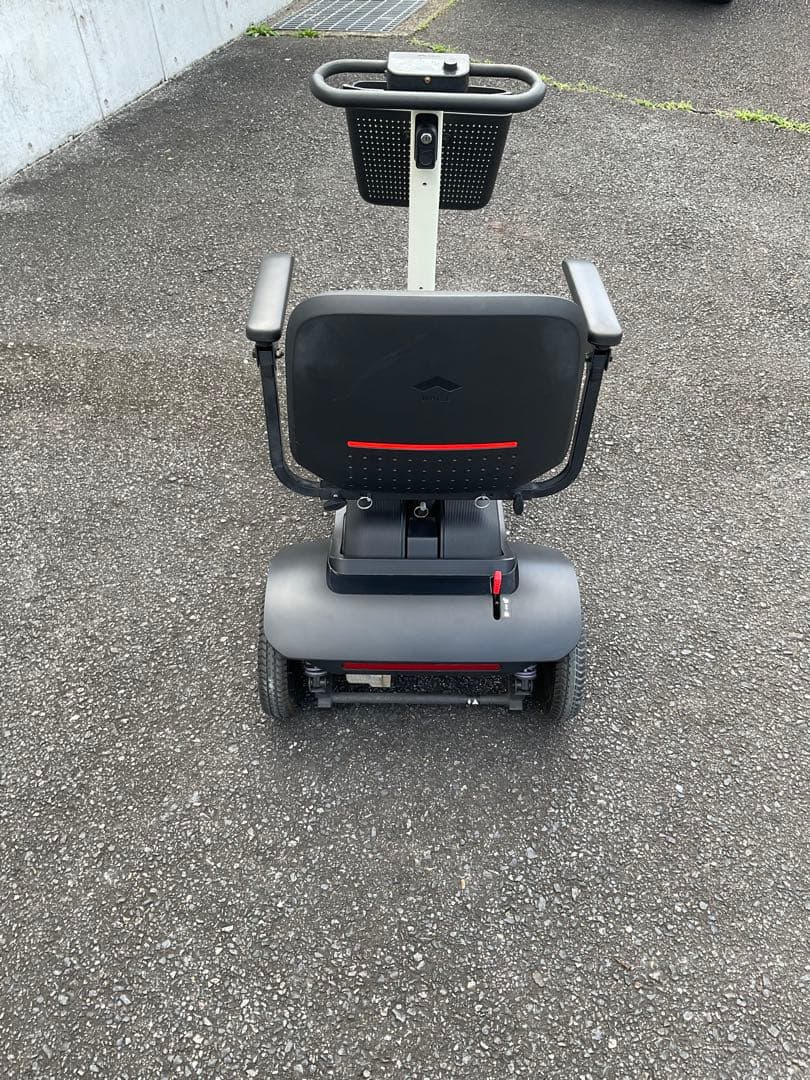 WHILL Model S シニアカー　セニアカー　電動車椅子