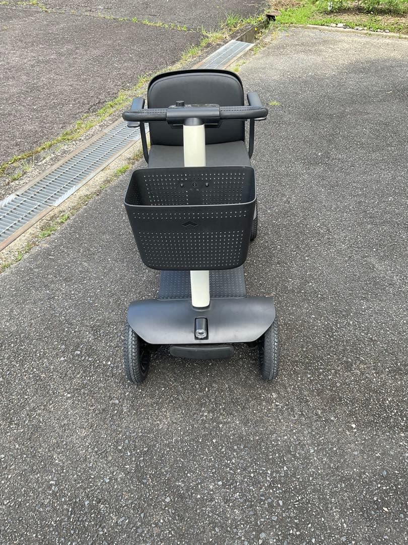 WHILL Model S シニアカー　セニアカー　電動車椅子