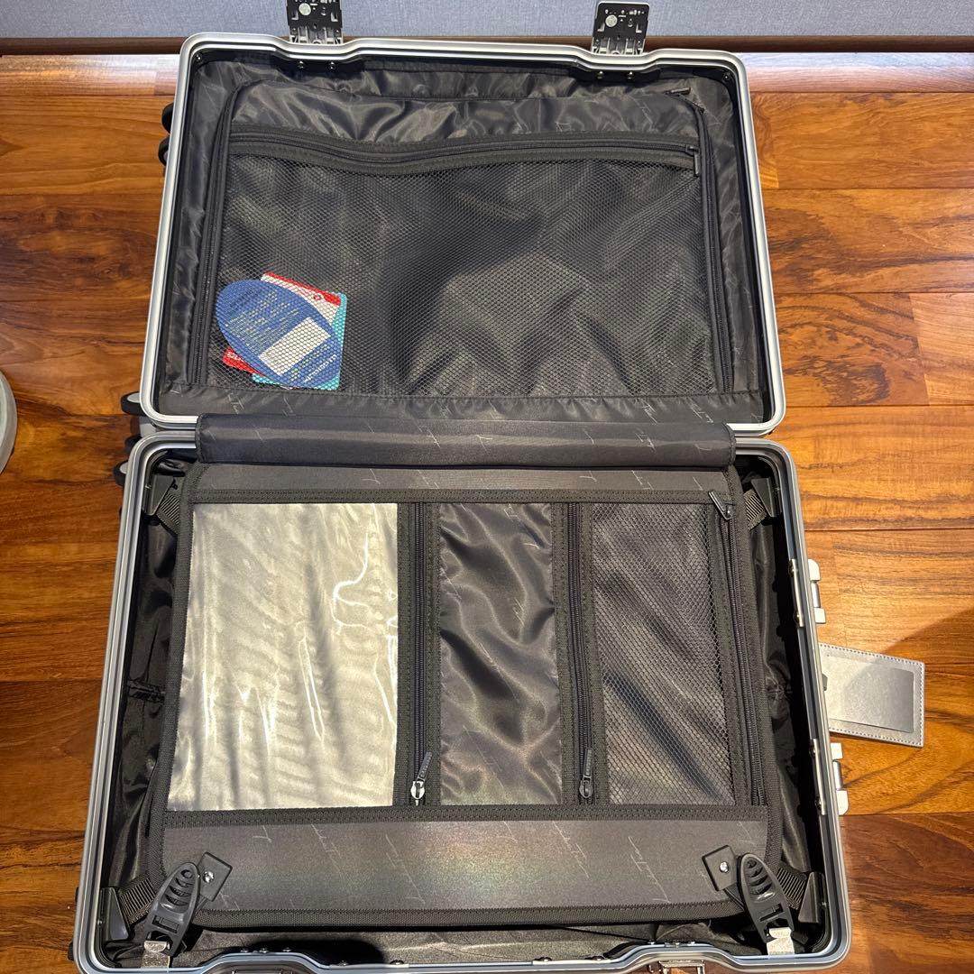 値下げしました　リベティ マットシルバーS 機内持ち込み可能 Libetee