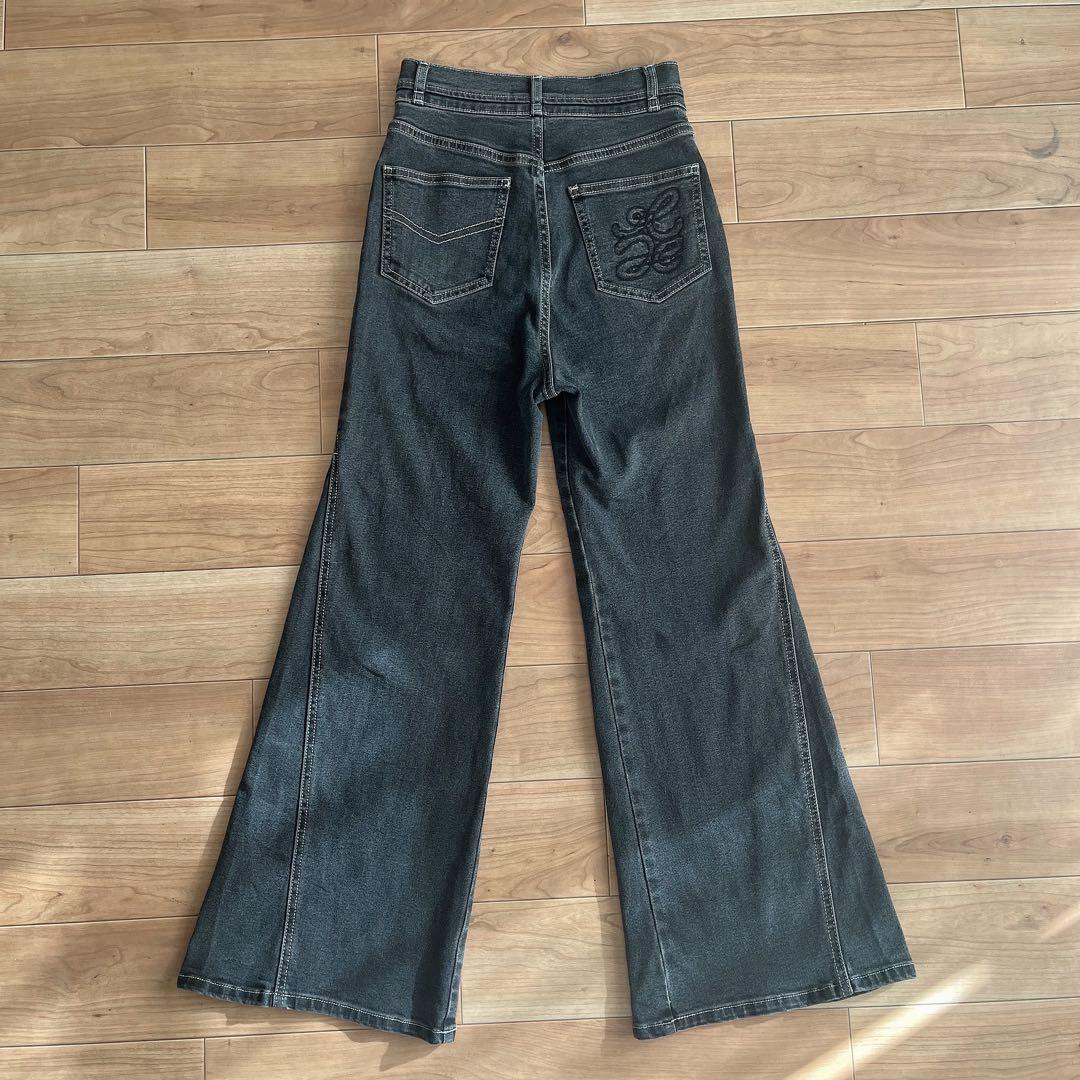 【美品】snidel スナイデル　ストレッチフレアデニムパンツ　ブラック　00