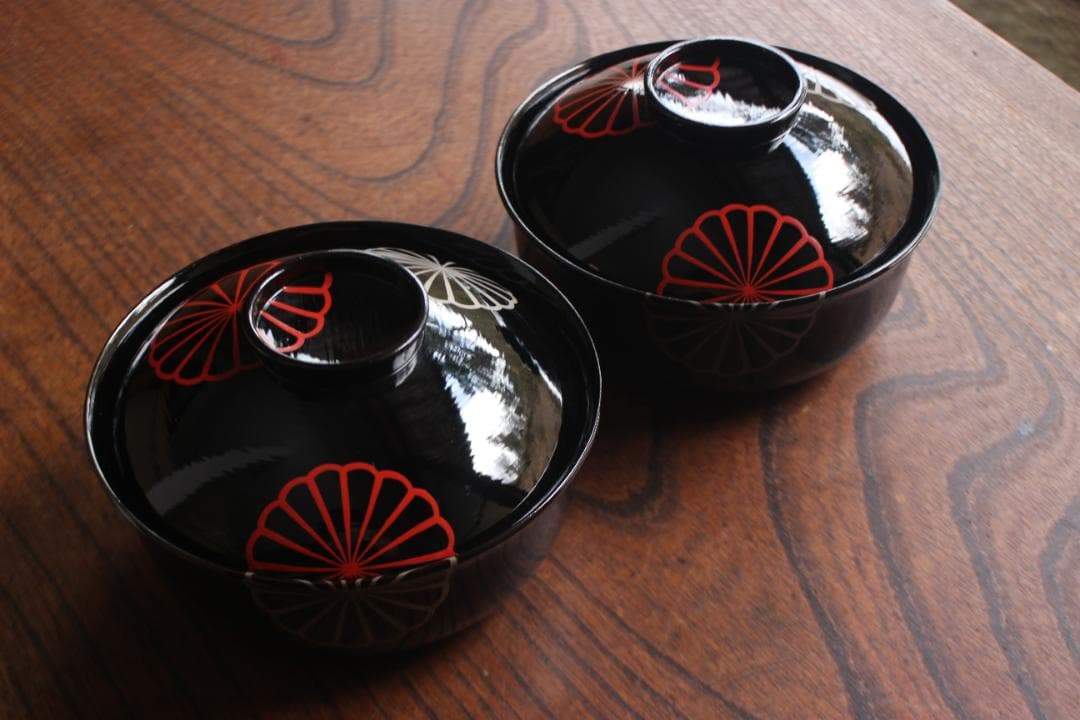 デッドストック！刷毛目黒漆に庸軒好み菊蒔絵の映える煮物椀2点（検京塗雑煮椀