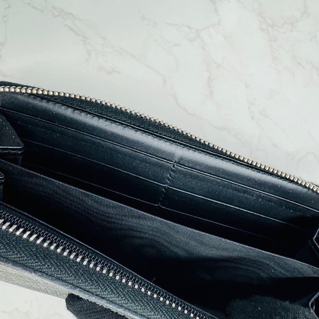 みほ　GUCCI GGスプリーム ジップアラウンドウォレット