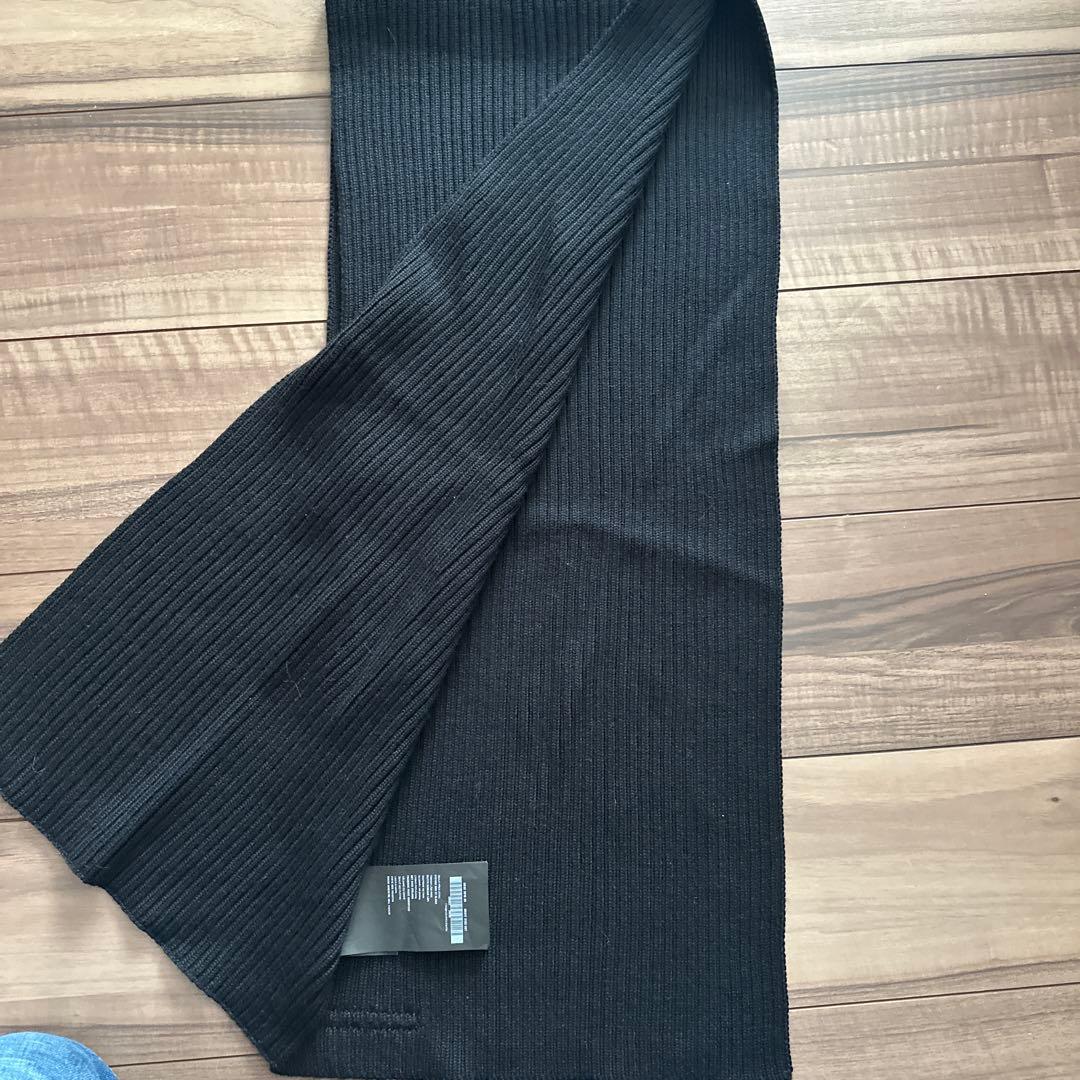 PRADA ブラック リブ編みマフラー
