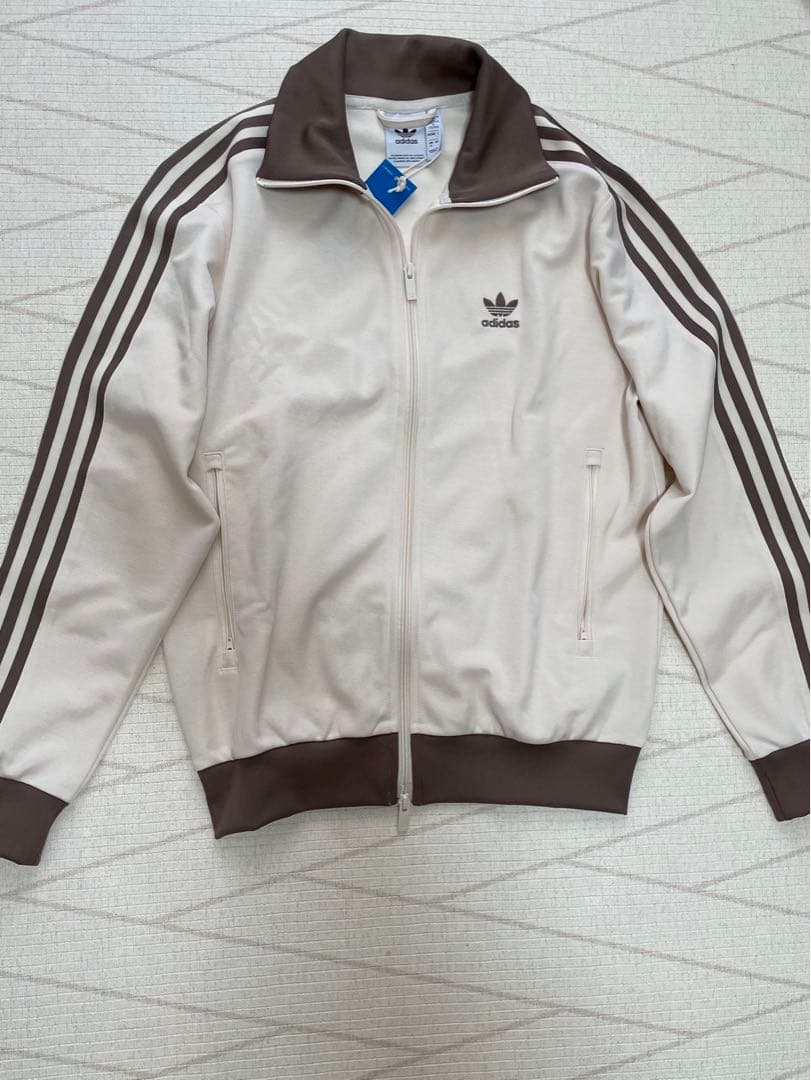 adidas トラックジャケット 刺繍トレファイル ベージュ×ブラウン
