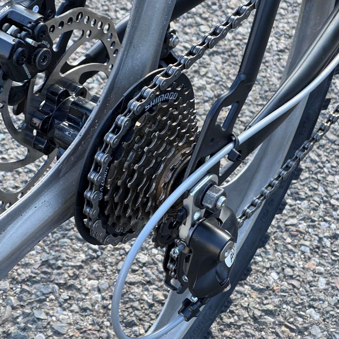 クロスバイク　26インチ　アルミブレードホイール　後付け7段変速　タイヤ新品　黒