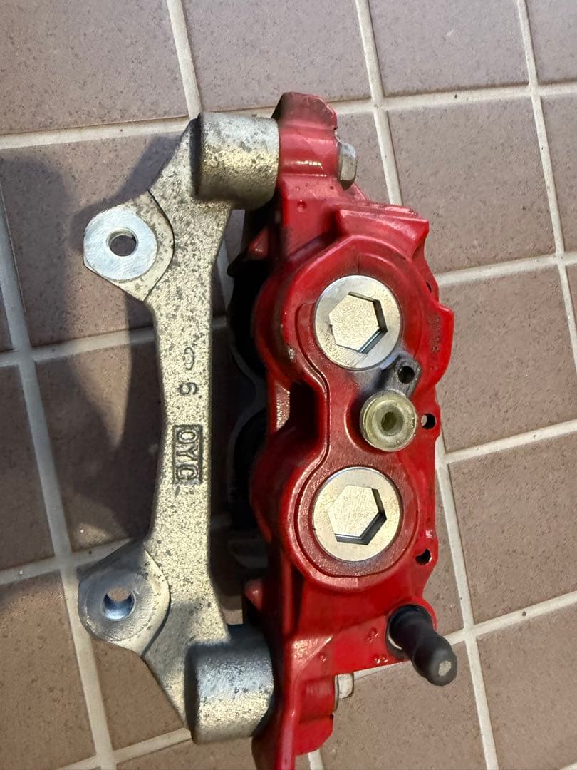 GR 赤 ブレーキキャリパー