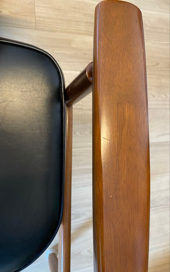 カリモク60 Dチェア スタンダードブラック