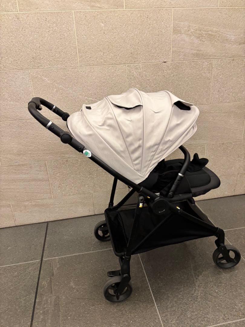 送料込 アップリカ ルーチェフリー ベビーカー（ベージュ） Aprica