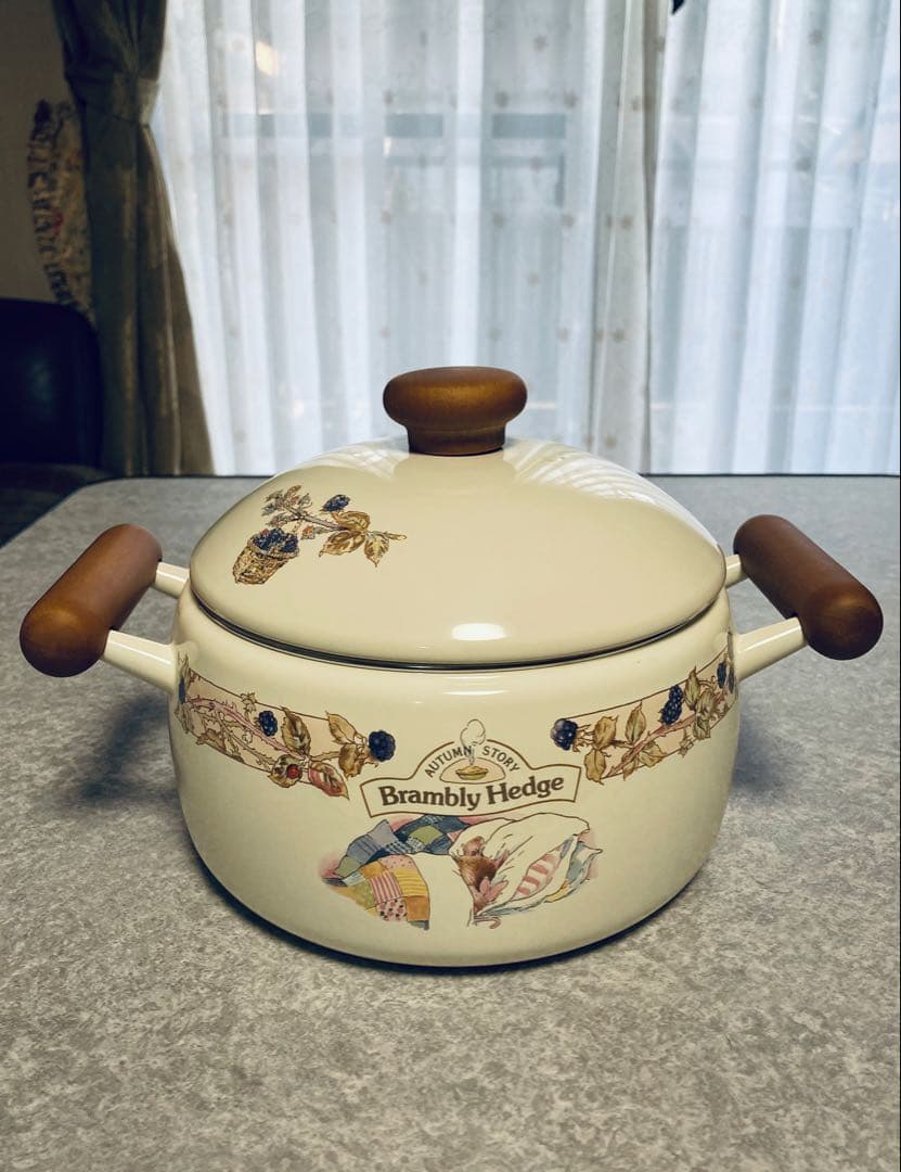 Brambly Hedge ブランブリーヘッジ ホーロー鍋 野ばらの村の物語