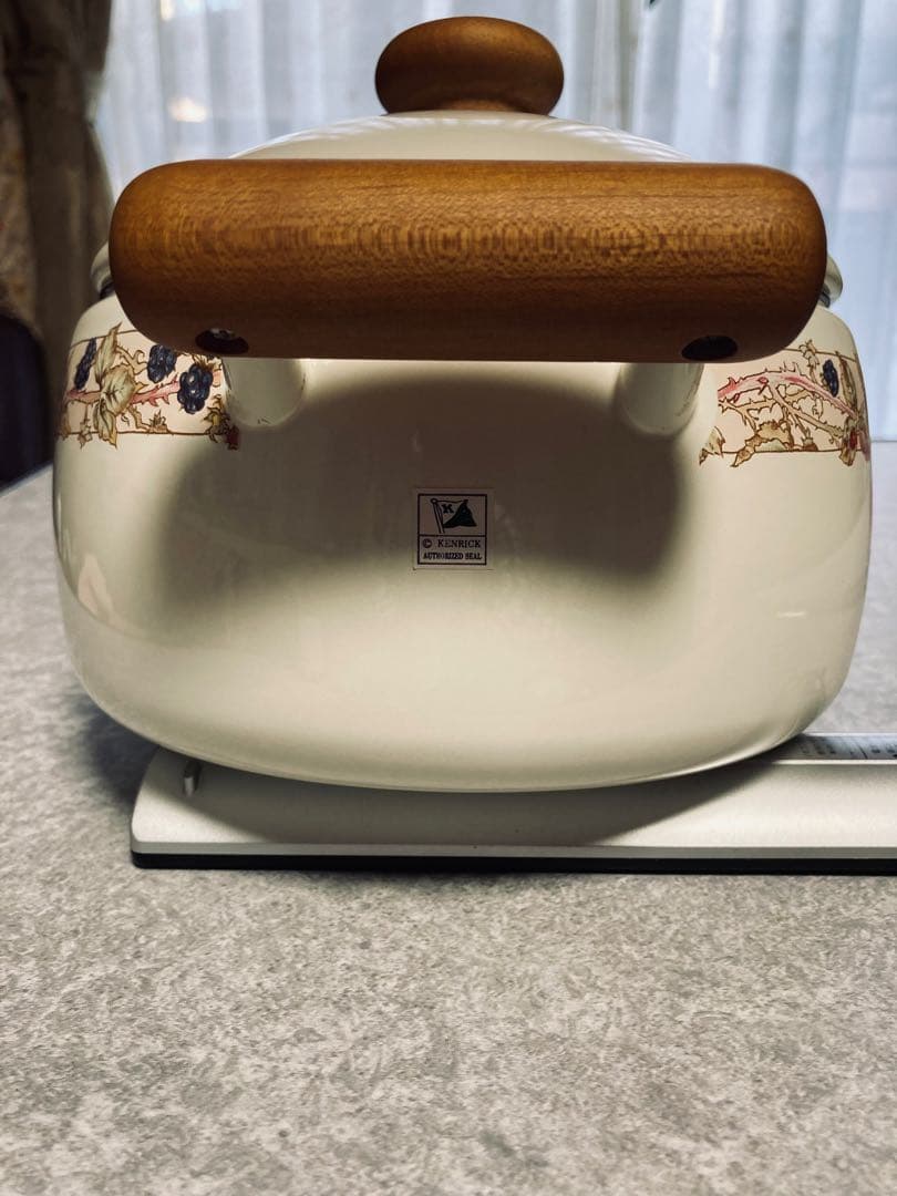 Brambly Hedge ブランブリーヘッジ ホーロー鍋 野ばらの村の物語