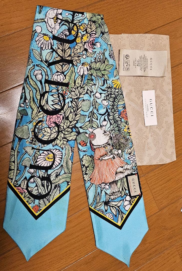 GUCCI　グッチ　ヒグチユウコ　ネックボウ　スカーフ
