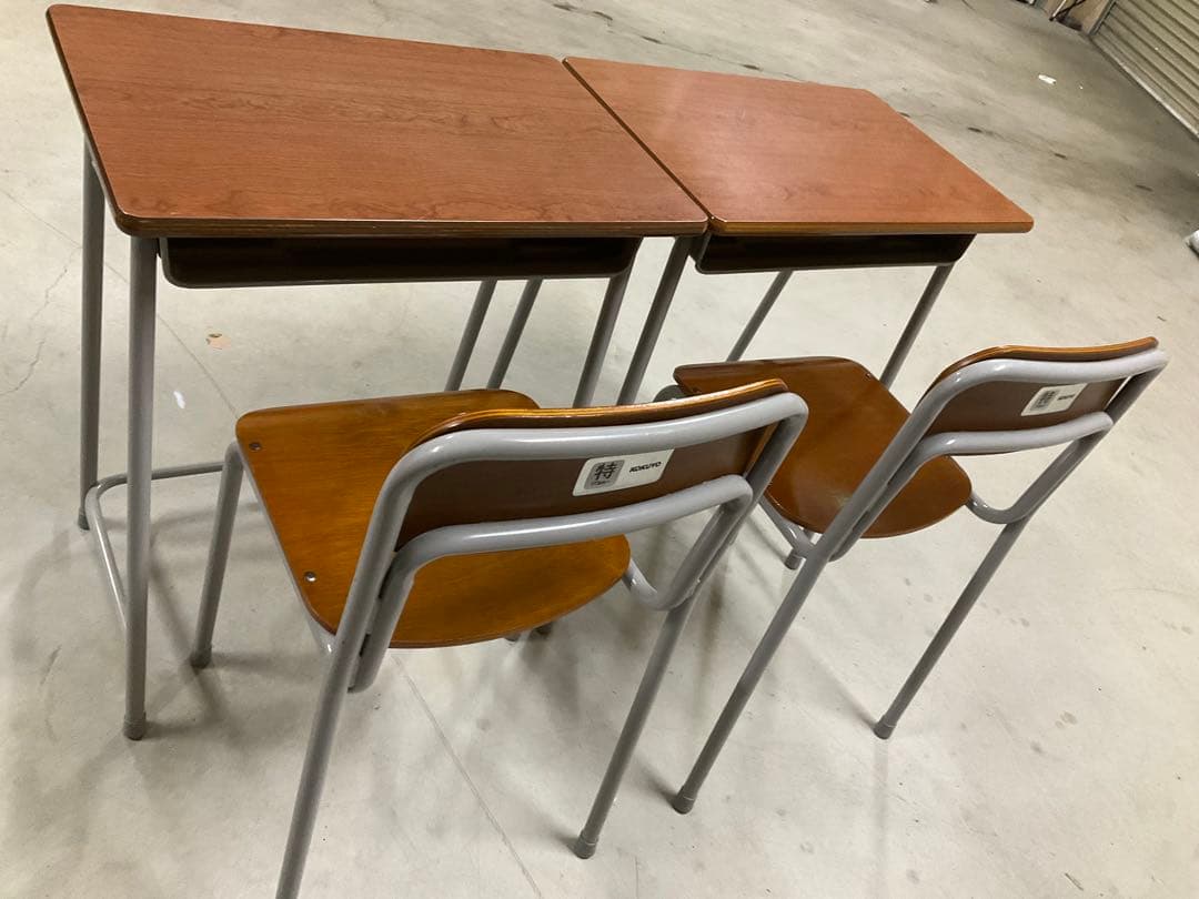 ⭐️美品⭐️ 学習机 学校の机と椅子　2セット