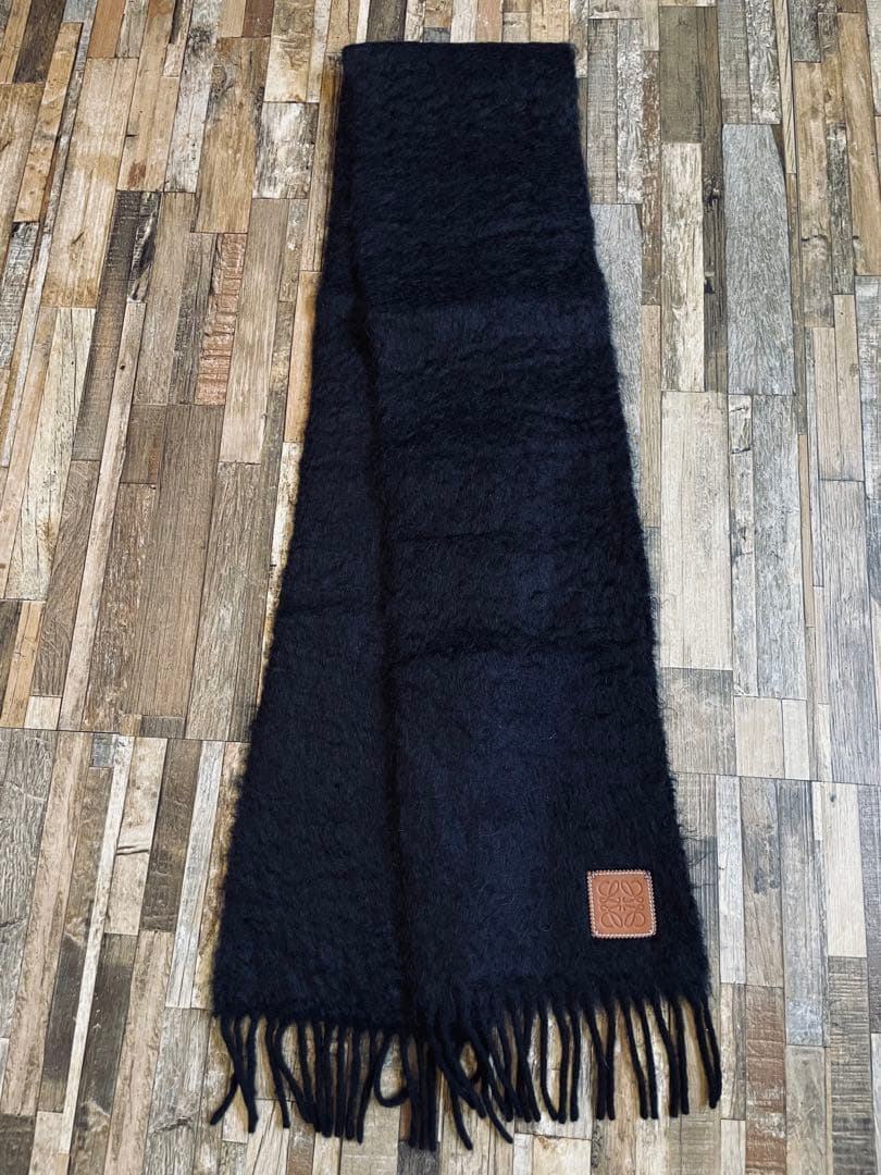 「LOEWE」 Black モヘア✖ウール レザーロゴパッチ マフラー 正規品