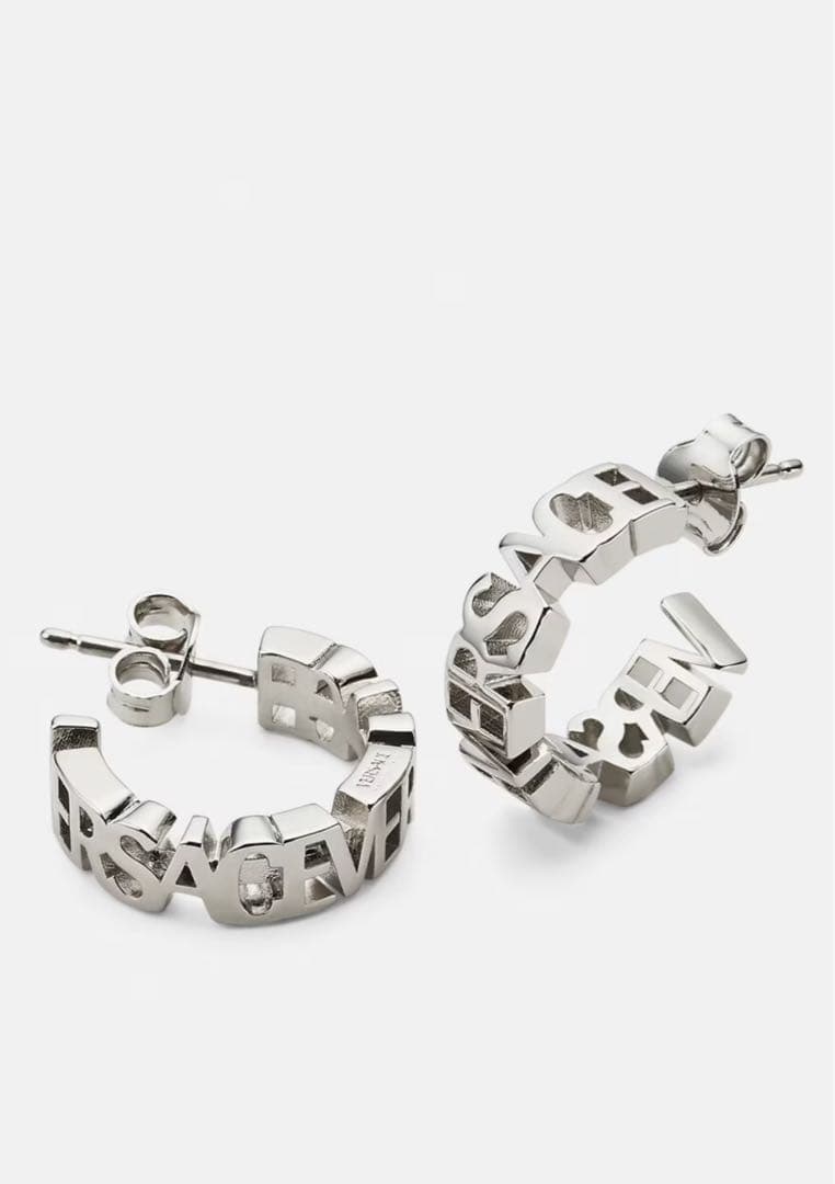 VERSACE シルバー ロゴ フープピアス