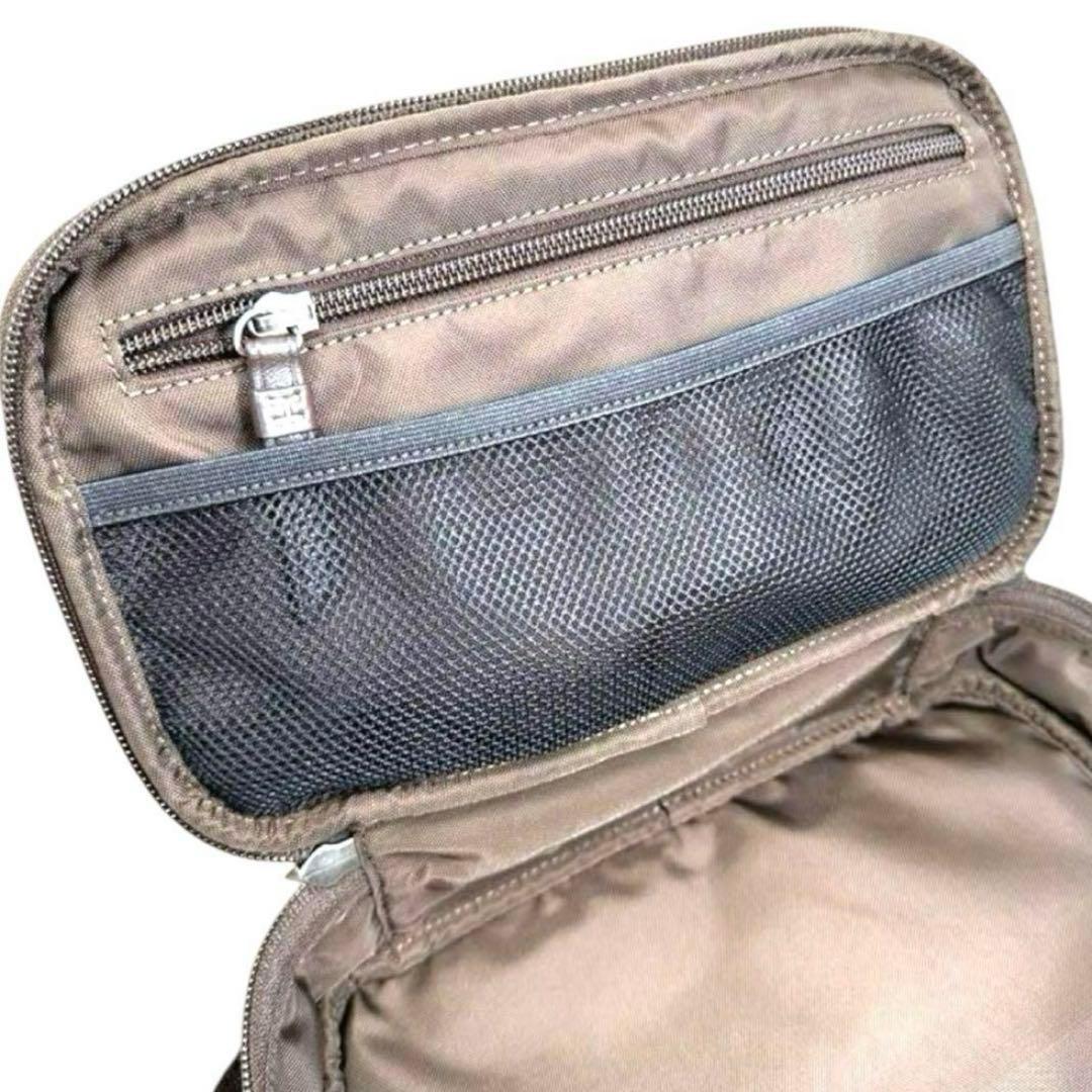 【COACH】コーチ　トラベルポーチ　コスメポーチ　化粧ポーチ　旅行　収納　新品