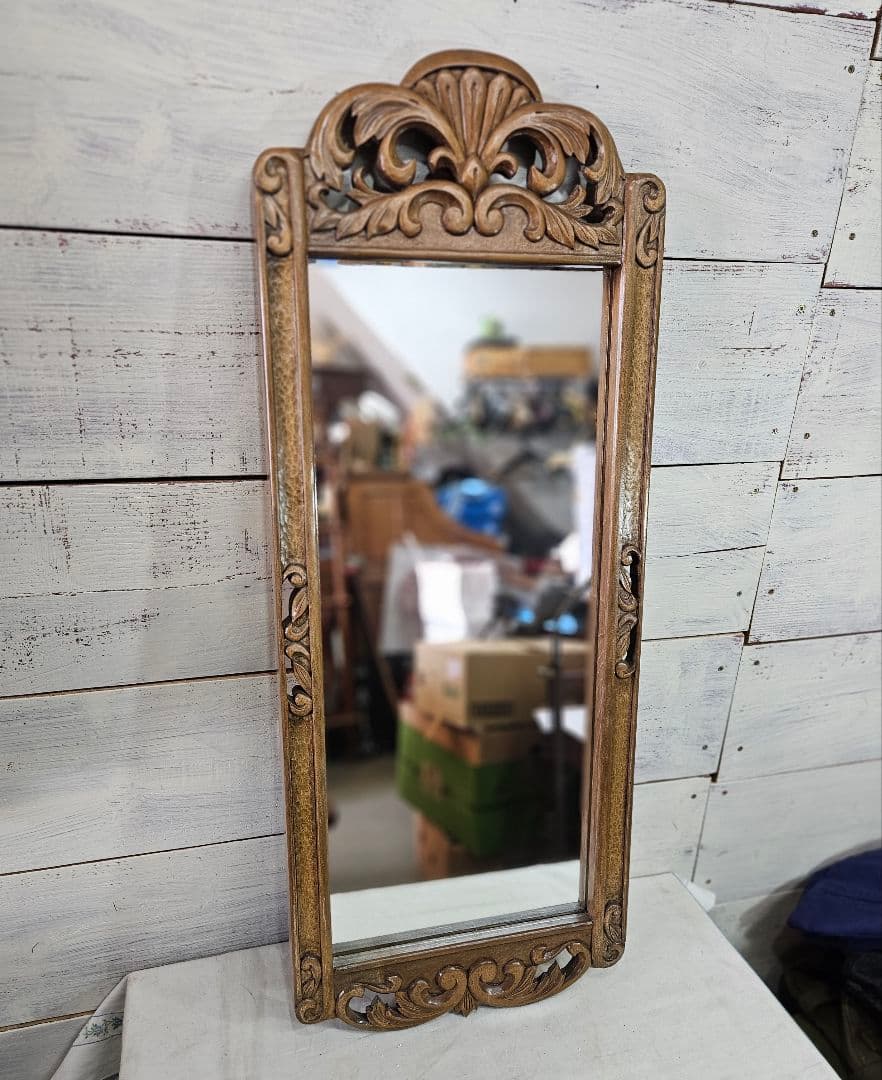 アンティーク 木彫りのウォールミラー 壁掛け 鏡 無垢材 木製 装飾 レトロ