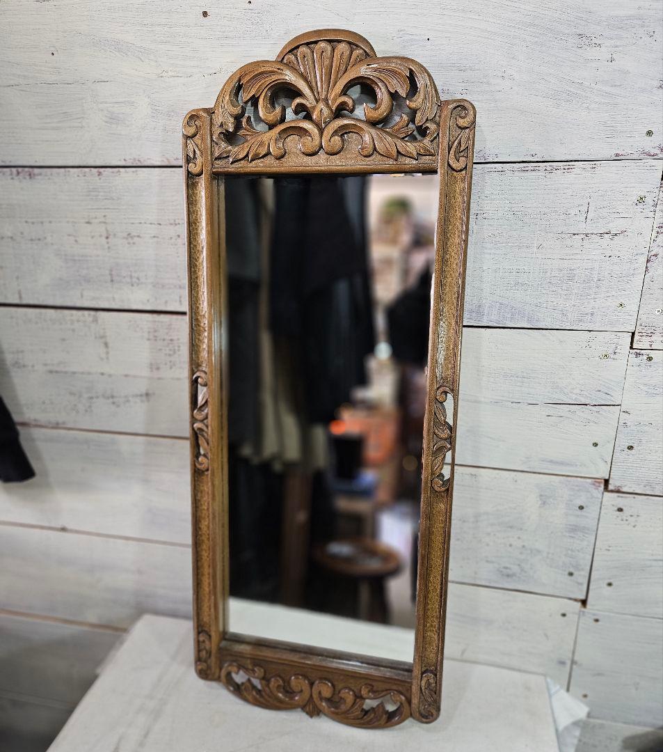 アンティーク 木彫りのウォールミラー 壁掛け 鏡 無垢材 木製 装飾 レトロ