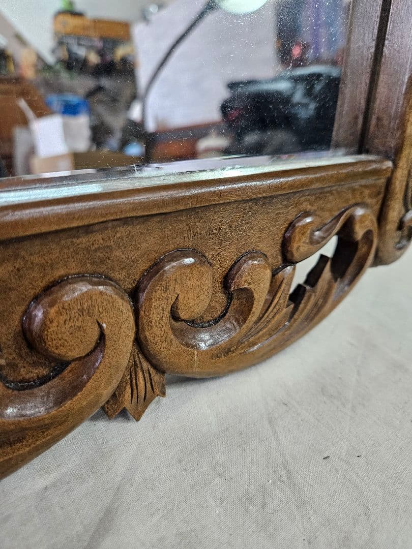 アンティーク 木彫りのウォールミラー 壁掛け 鏡 無垢材 木製 装飾 レトロ