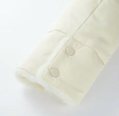 ホワイト ダウンジャケット