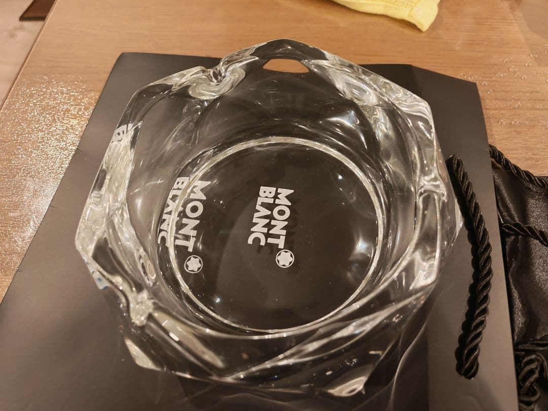 新品・未使用 MONTBLANC モンブラン クリスタル ガラス 灰皿 付属品完