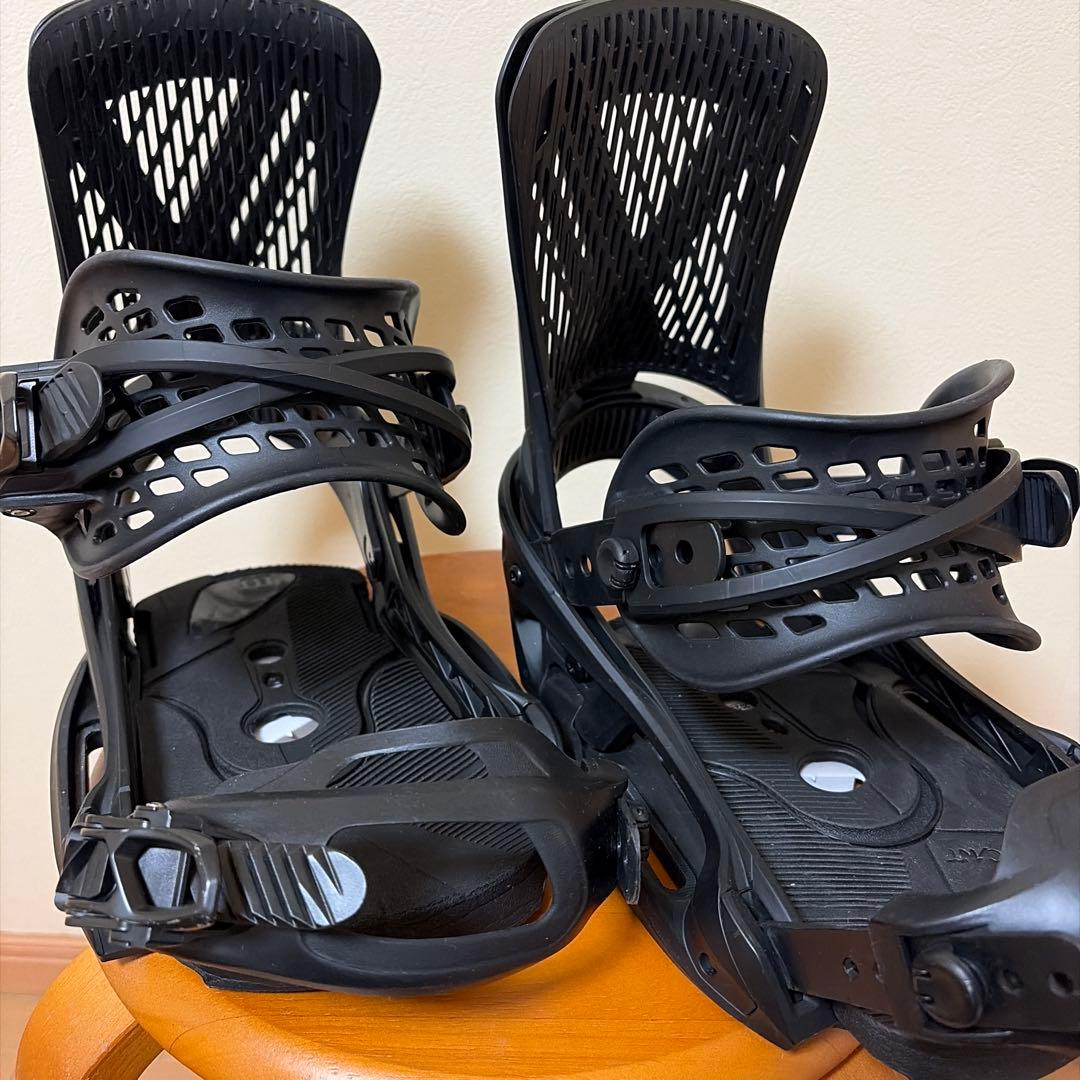 GENESIS 【est】スノーボード ビンディング Mサイズ