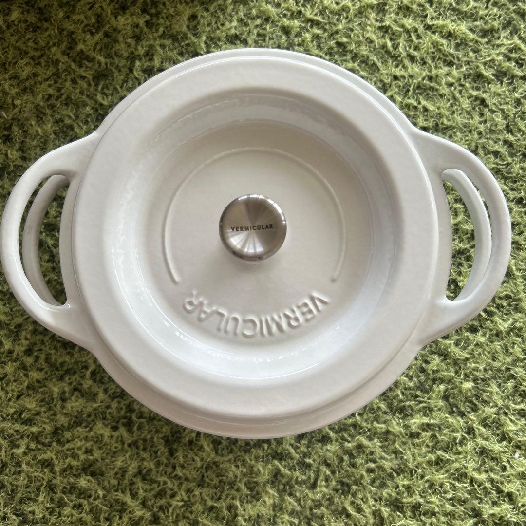 VERMICULAR 両手鍋 ホワイト　18センチ　リペア済み