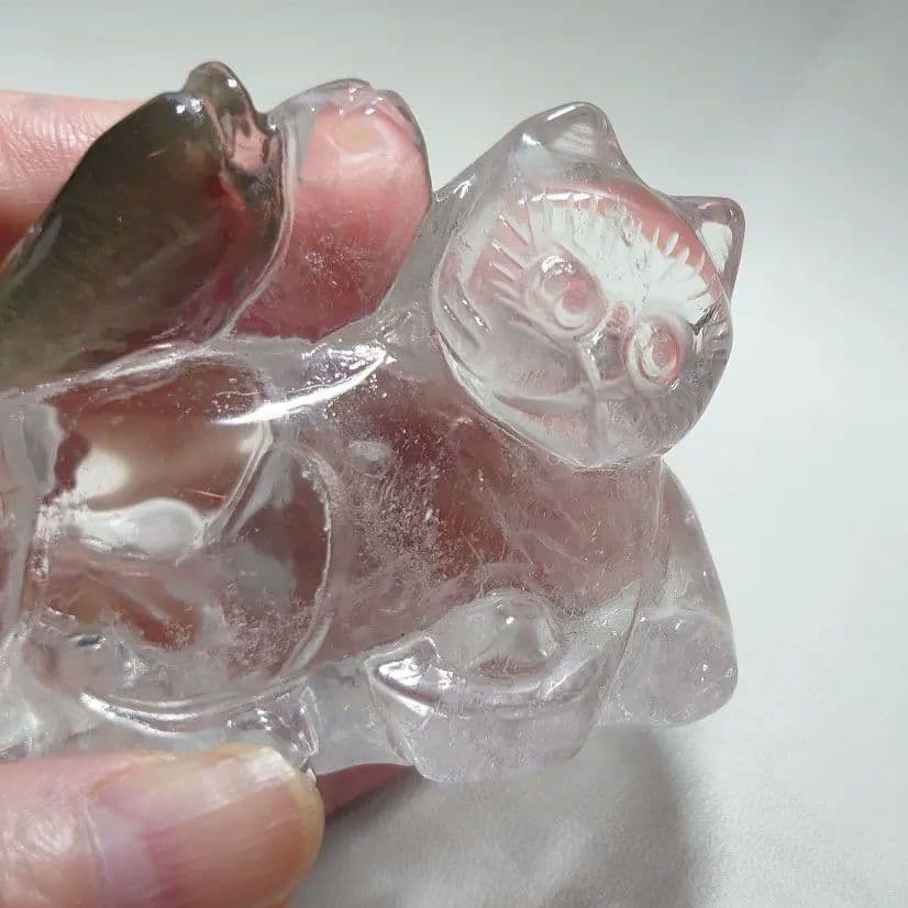 手彫り！貴重　水晶　魚を捕った招きねこ　置物　素敵な逸品