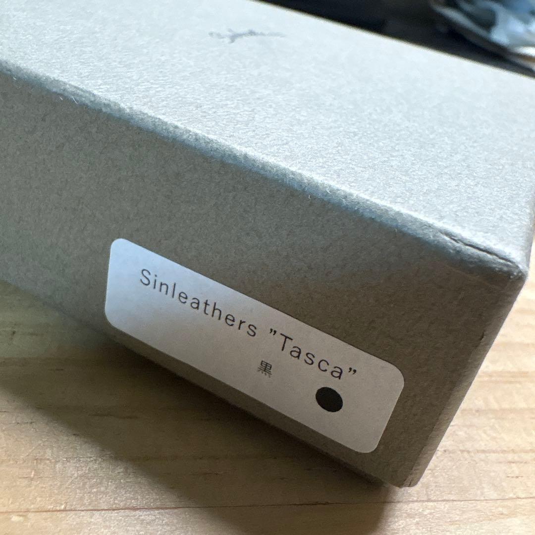 シンレザーズSinleathers タスカTasca二つ折り財布 黒
