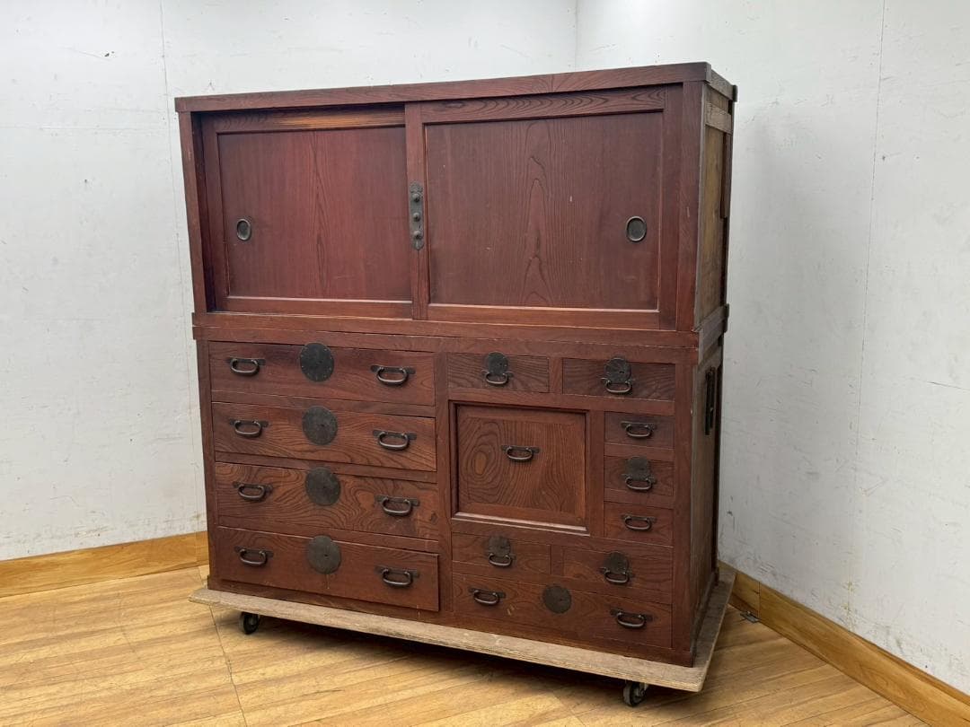 T1572☆水屋　食器棚　和箪笥　和家具　アンティーク　大型　時代箪笥　大正時代