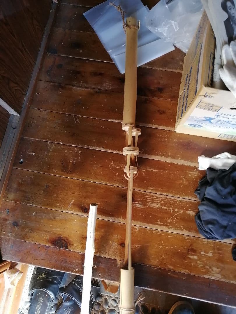 古民具　伝統的な竹製道具 約0.9ｍ 竹筒　竹製花器