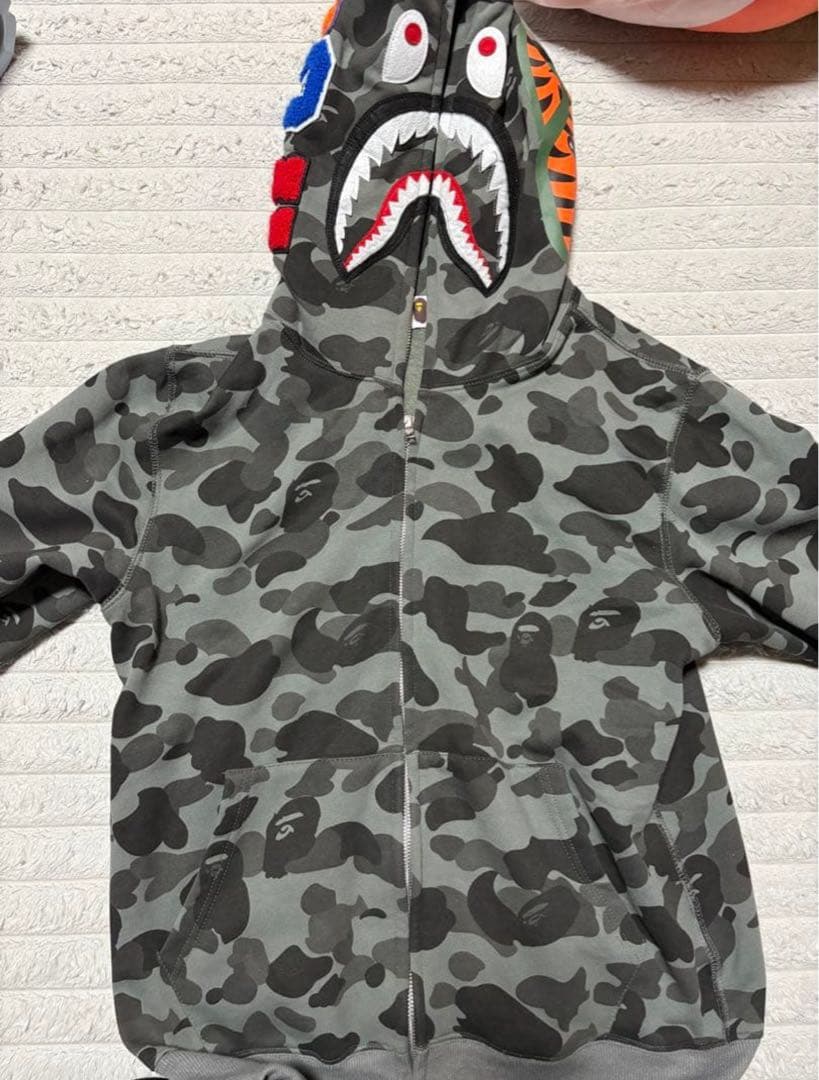 A Bathing Ape カモフラージュシャークパーカー
