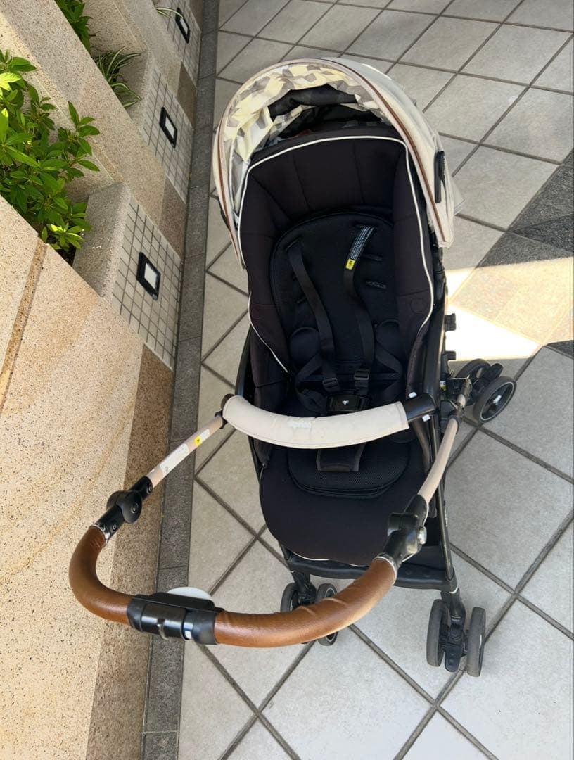 送料込みAprica ラクーナ ビッテ クッションベビーカー1000台限定モデル