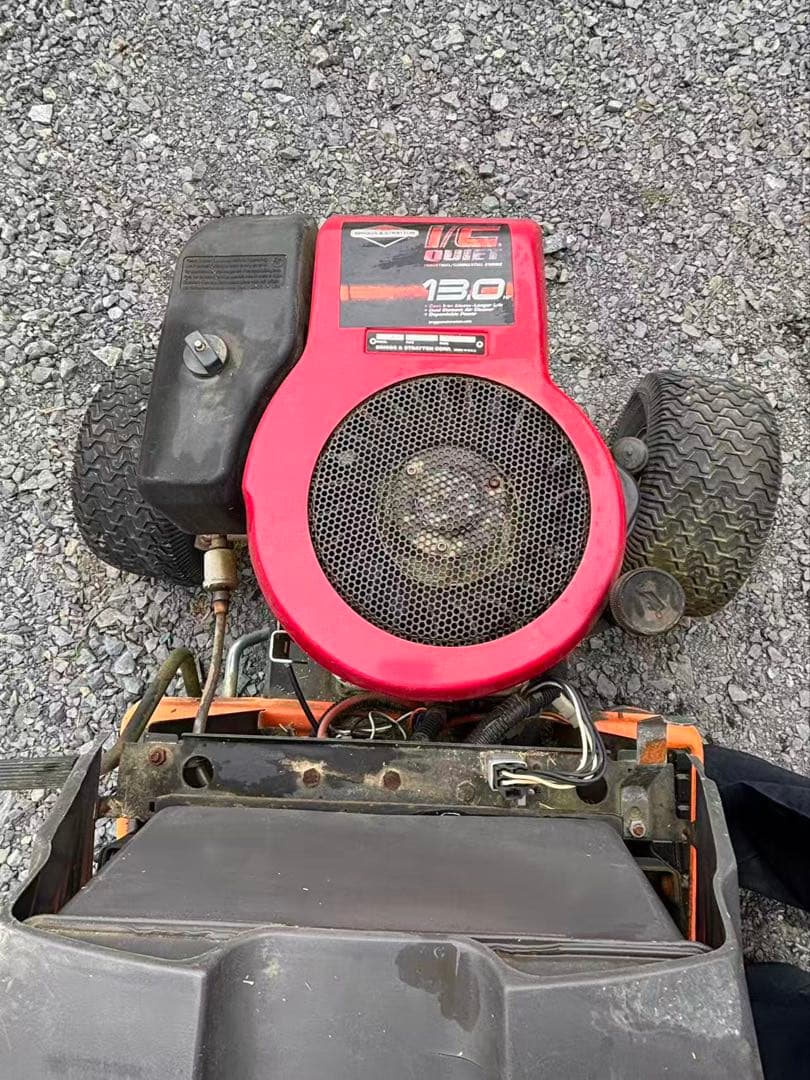 Husqvarna LT 130 草刈り用トラクター茨城县引き取り 限定