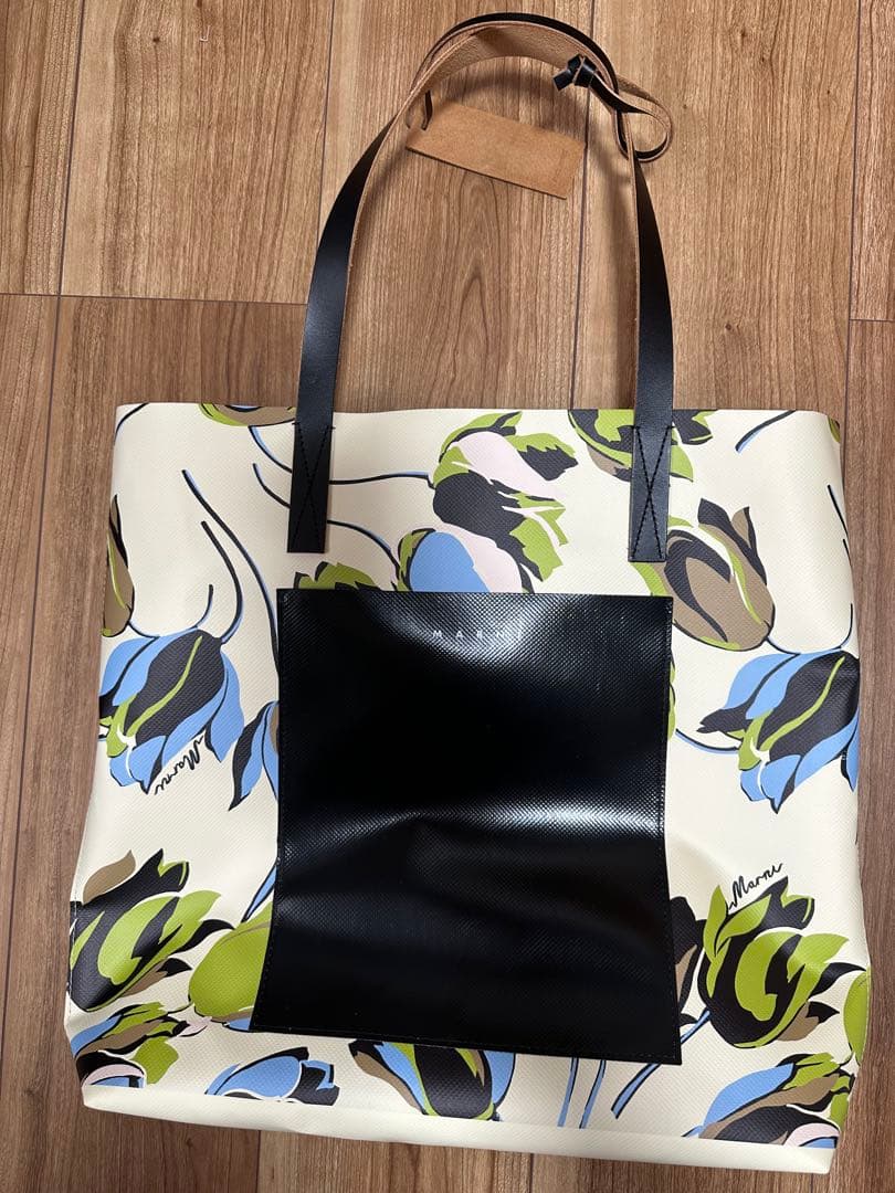 MARNIマル二　トートバック　PVCフラワー　ホワイト　ブルー