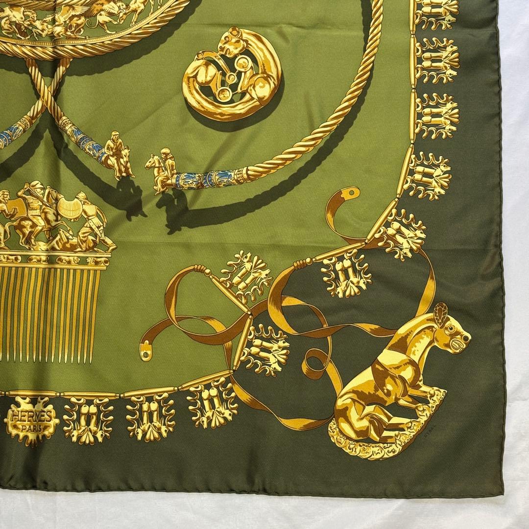 HERMÈSカレ90LES CAVALIERS D’OR 黄金の騎士スカーフ