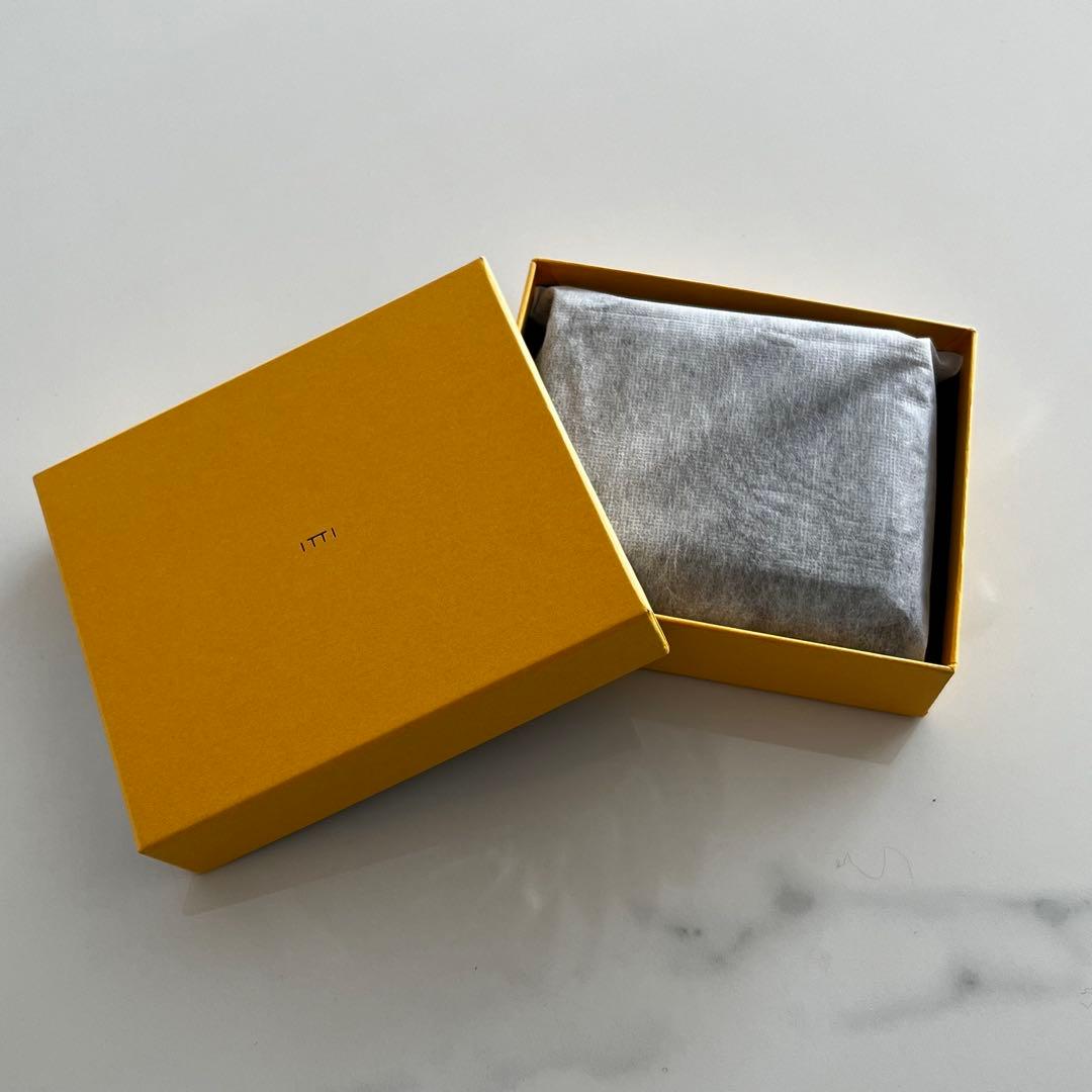 ITTI コンパクトウォレット　トープ　二つ折り財布　レザー　牛革　本革　グレー