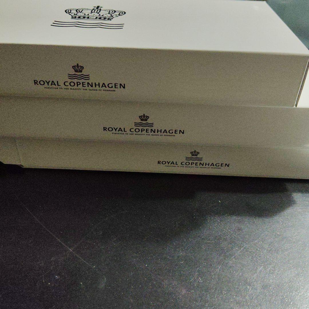   青い花模様 プレート ３枚