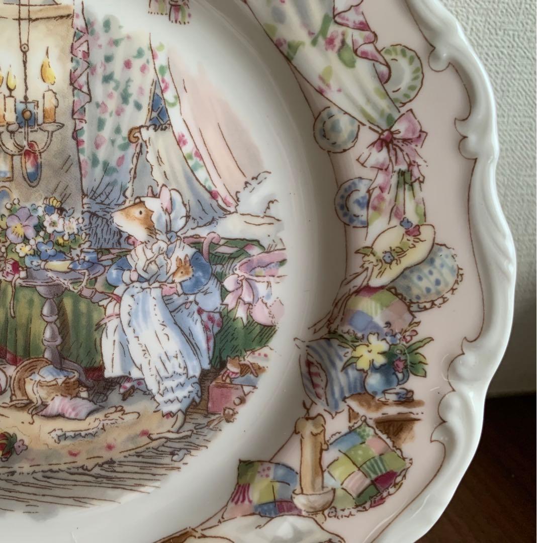 ブランブリーヘッジ イヤープレート 2004年 ロイヤルドルトン 飾り皿