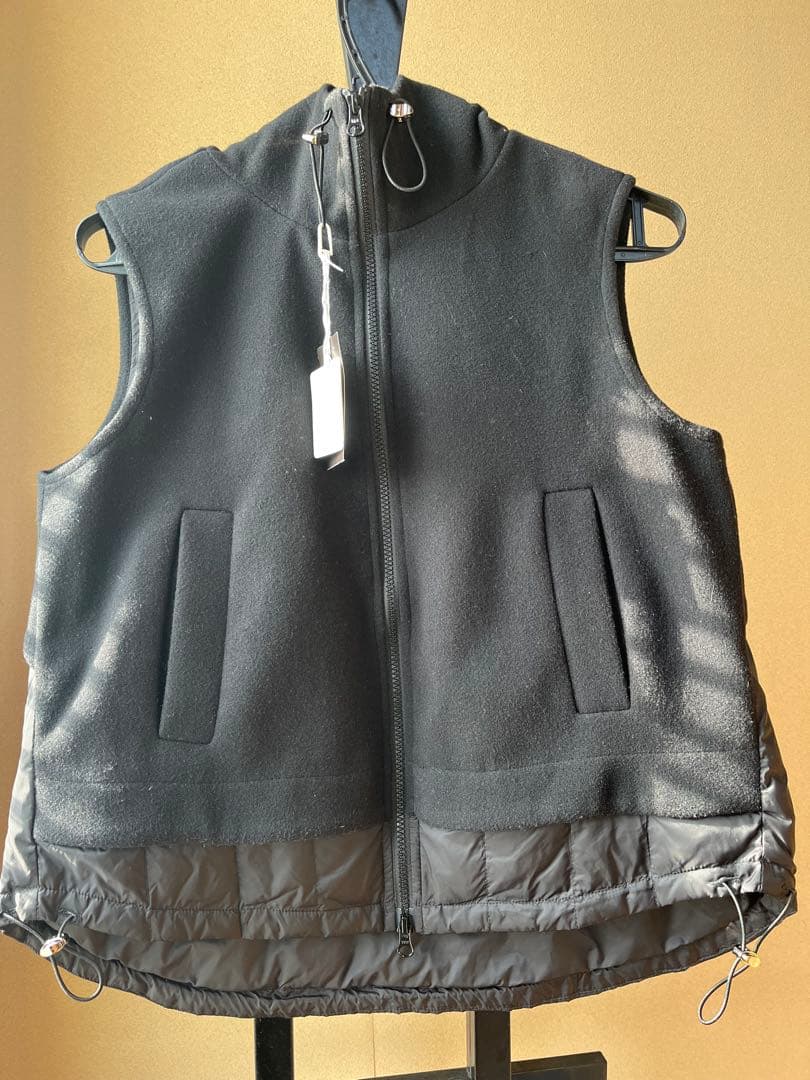 クールカレアンのダウンベスト